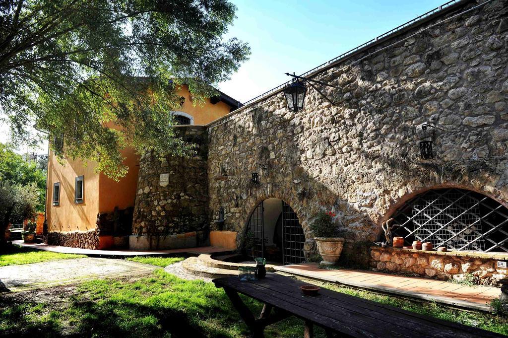 L'Antica Mola Villa Castel Madama Room photo